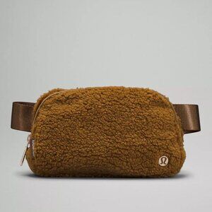 NWT, Lululemon Everywhere Belt Bag, Fleece, Burnt Caramel - Gold Hardware